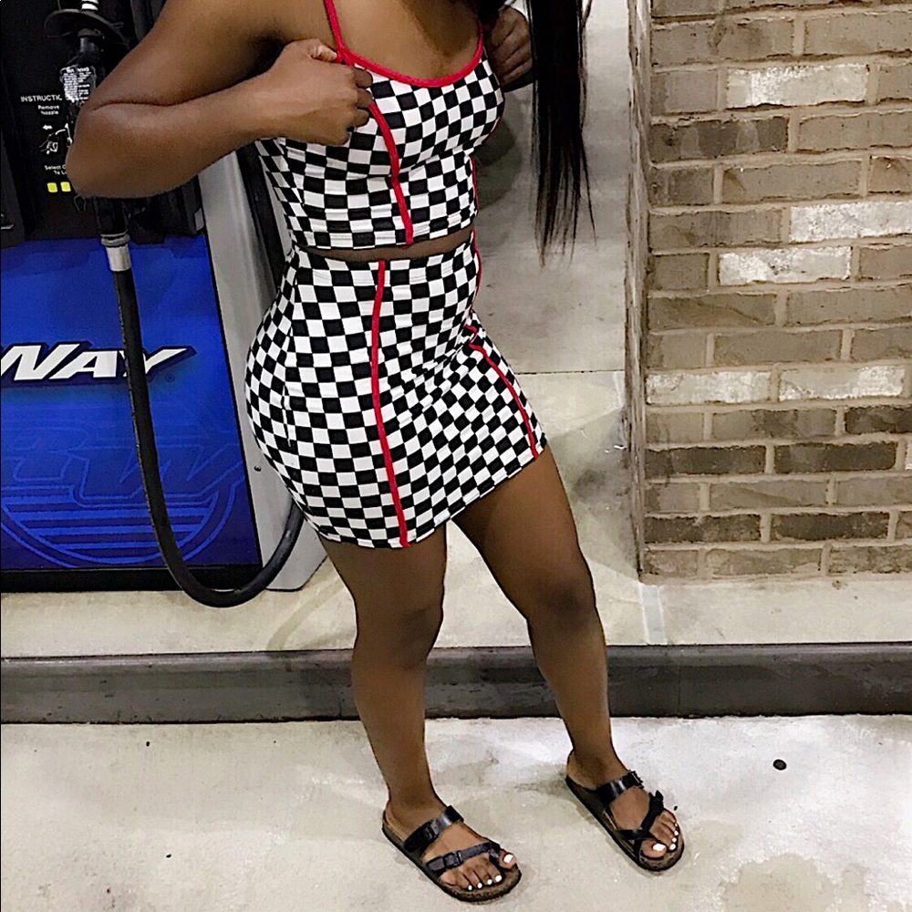 Checkerboard 2 piece set - Picture 2 of 2